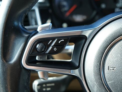 Used 2017 Porsche Macan image 39