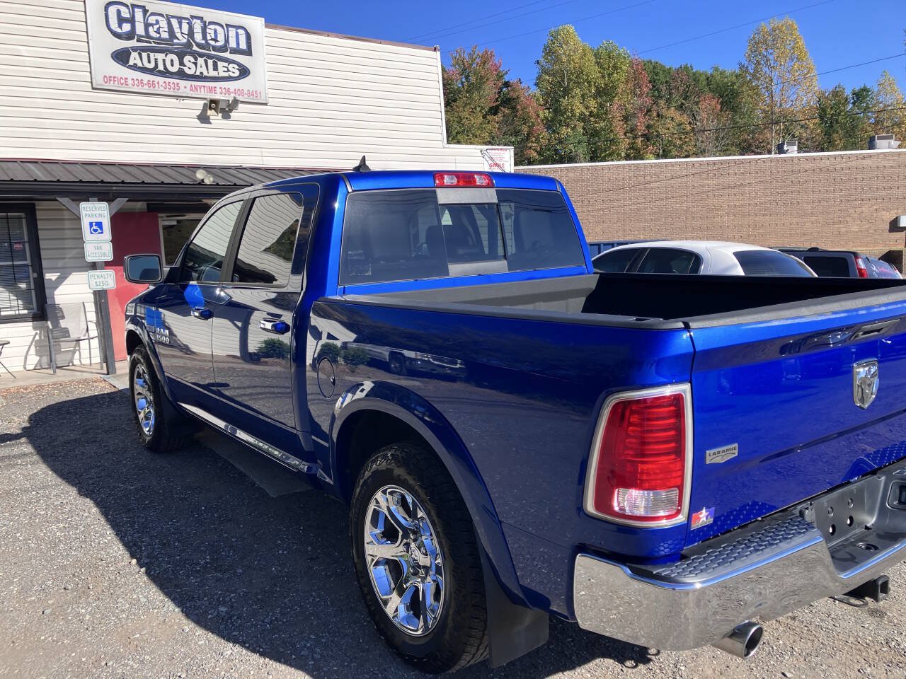 Used 2018 RAM 1500 Laramie AWD/4WD image 6
