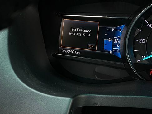 Used 2017 Ford Explorer XLT w/ Equipment Group 202A image 42