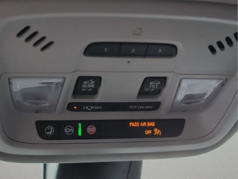 Used 2021 Chevrolet Traverse Premier w/ Redline Edition FWD image 16