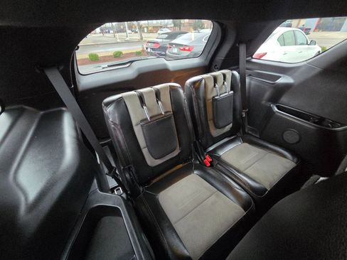 Used 2017 Ford Explorer XLT w/ Equipment Group 202A image 20