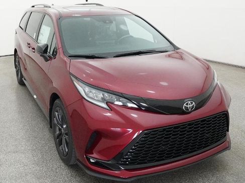 New 2026 Toyota Sienna XSE FWD image 14