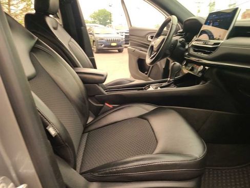Used 2022 Jeep Compass Latitude w/ Convenience Group AWD/4WD image 19