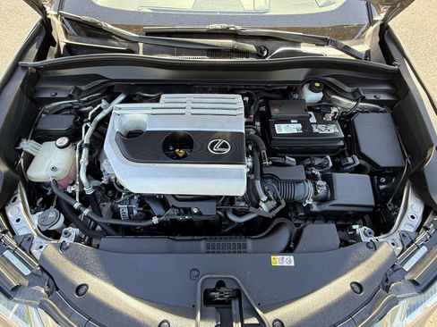 Used 2019 Lexus UX 200 image 31