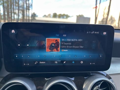 Used 2021 Mercedes-Benz GLC 300 image 35