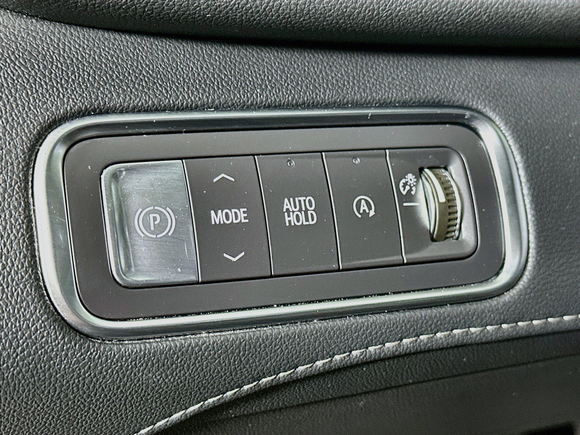 Used 2025 Buick Enclave Preferred FWD image 17