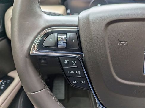 Used 2023 Lincoln Nautilus Reserve w/ Luxury Package image 13