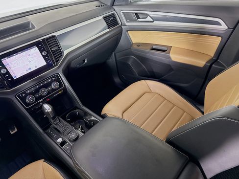 Used 2022 Volkswagen Atlas Cross Sport SEL Premium R-Line image 29