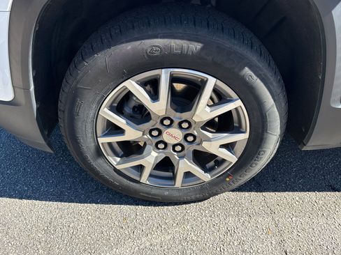 Used 2021 GMC Acadia SLT w/ Technology Package image 11