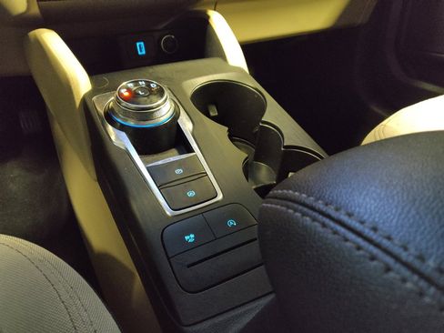 Used 2020 Ford Escape SE FWD image 26