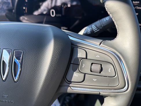 Certified 2025 Buick Envista Sport Touring w/ Convenience I Package image 12