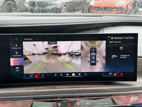 Used 2023 BMW 760i xDrive image 32