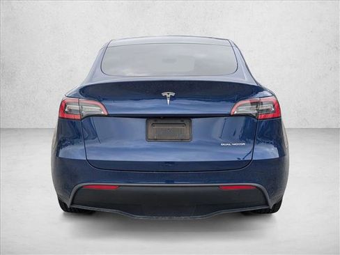 Used 2021 Tesla Model Y Long Range image 6