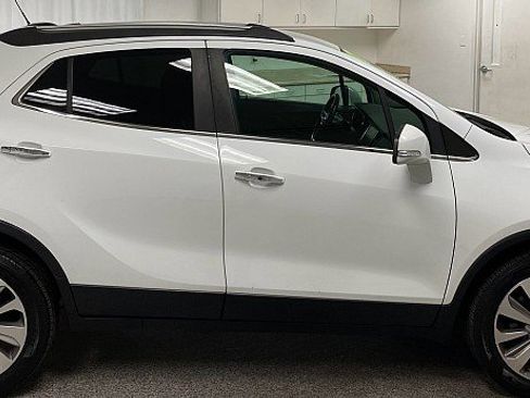 Used 2019 Buick Encore Preferred image 4