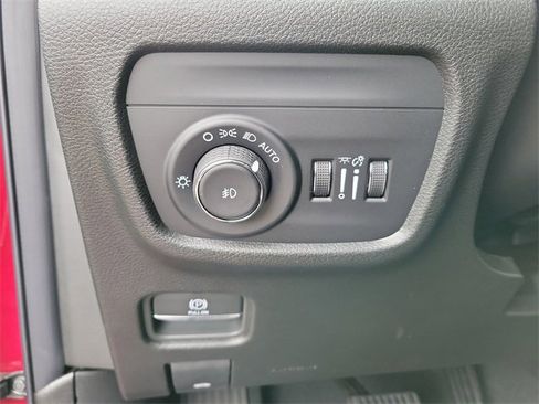 New 2025 Jeep Grand Cherokee L Limited w/ Trailer Tow Package image 11