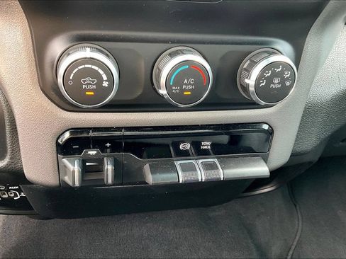 Used 2021 RAM 2500 Big Horn AWD/4WD image 35