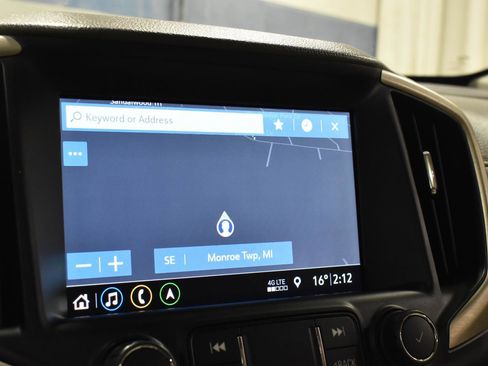 Used 2020 GMC Terrain Denali w/ Denali Premium Package image 18