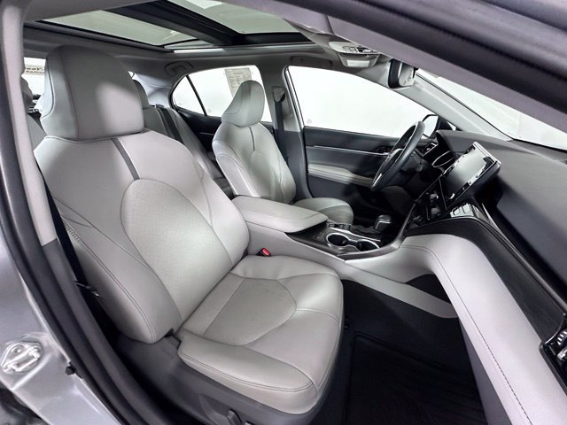 Used 2021 Toyota Camry XLE FWD image 28