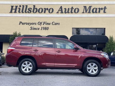 Used 2010 Toyota Highlander SE FWD image 4