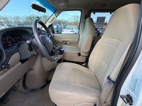 Used 2008 Ford E-350 and Econoline 350 XL RWD image 3