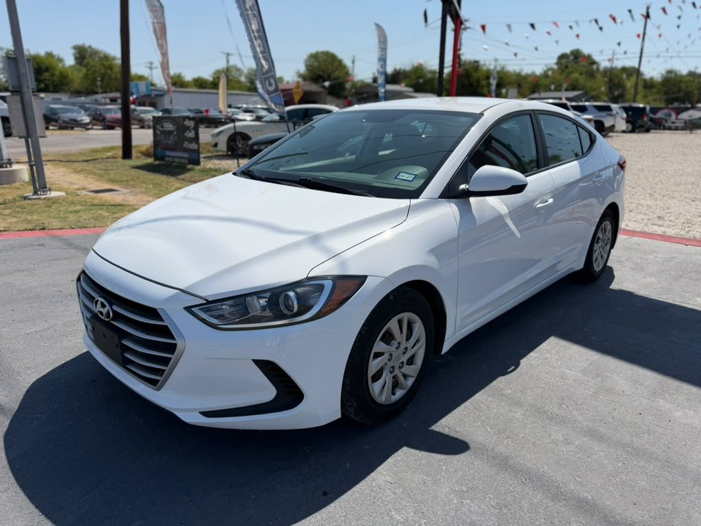 Used 2017 Hyundai Elantra SE FWD image 1