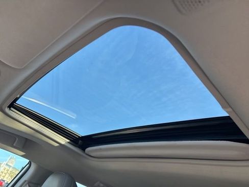 Used 2024 Toyota Sienna XLE image 10