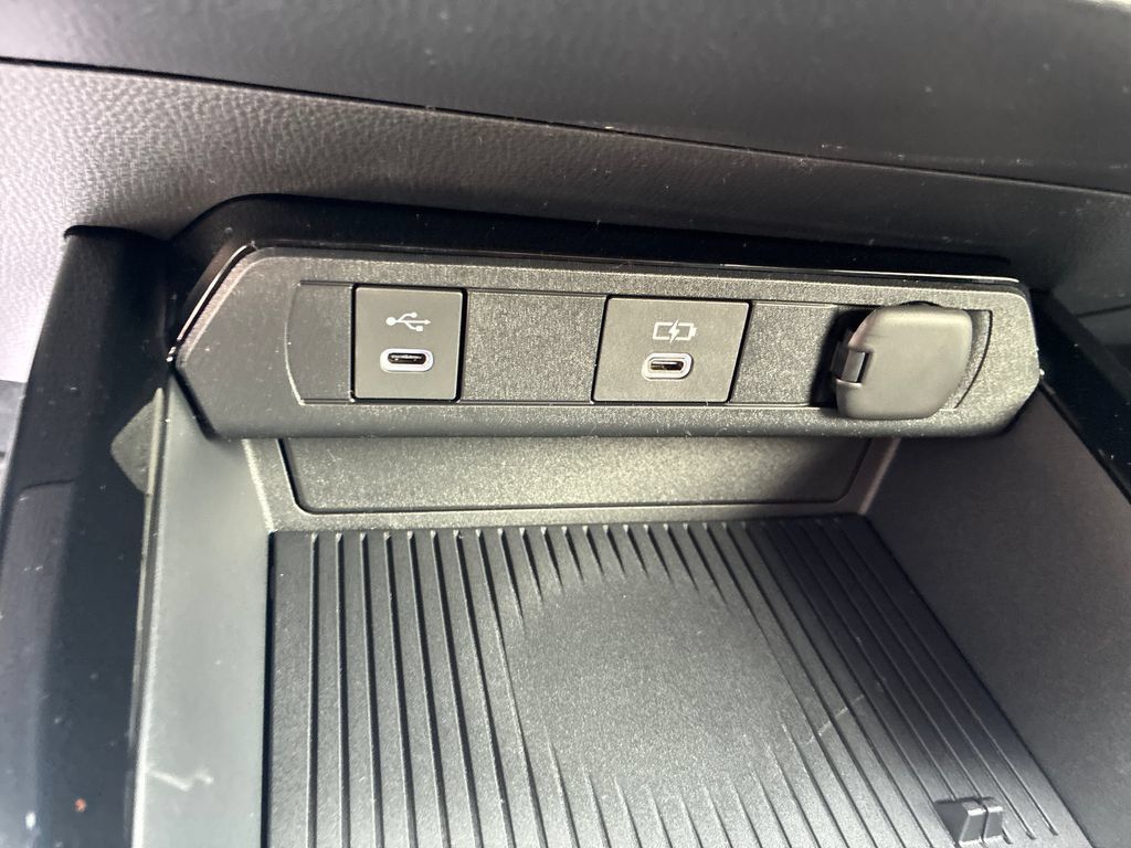 New 2026 Toyota Prius Plug-In Hybrid FWD image 29