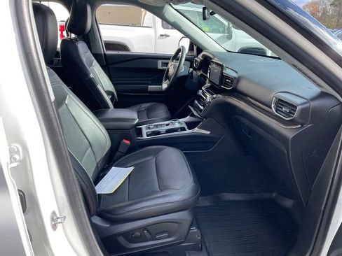 Used 2023 Ford Explorer Limited w/ Class IV Trailer Tow Package image 46