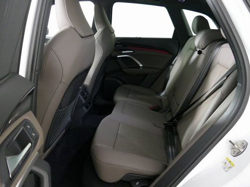 Used 2025 Audi Q5 Premium Plus image 28