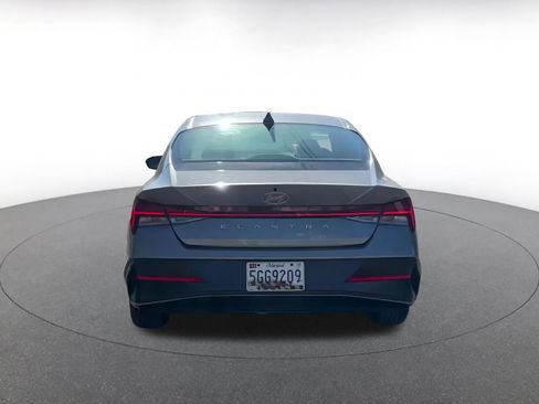 Used 2025 Hyundai Elantra SEL image 12