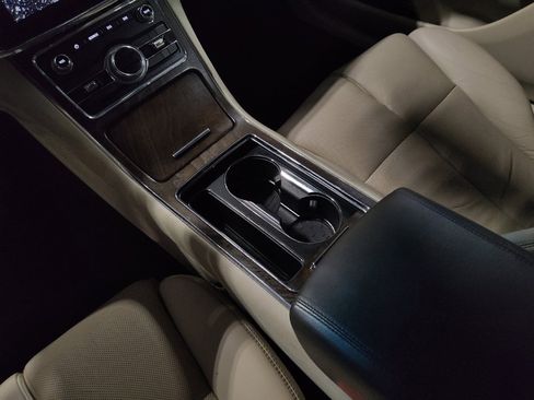 Used 2019 Lincoln Continental Select image 26