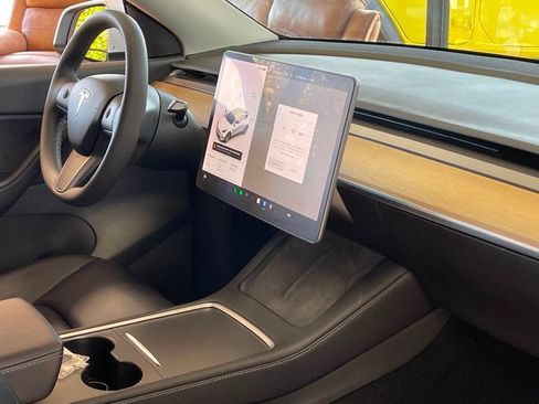 Used 2021 Tesla Model Y Long Range AWD/4WD image 21