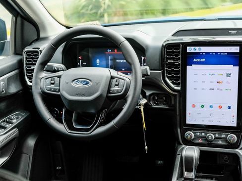 New 2024 Ford Ranger XLT w/ Equipment Group 301A High image 15