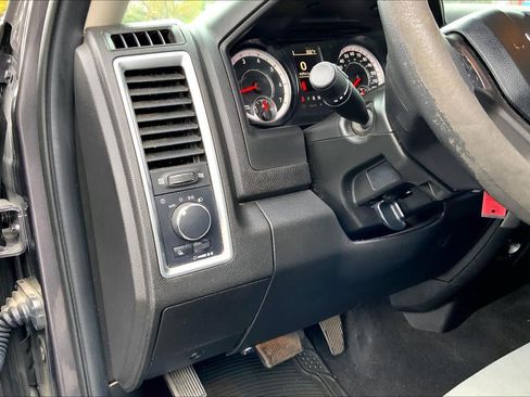 Used 2022 RAM 1500 Classic SLT RWD image 33
