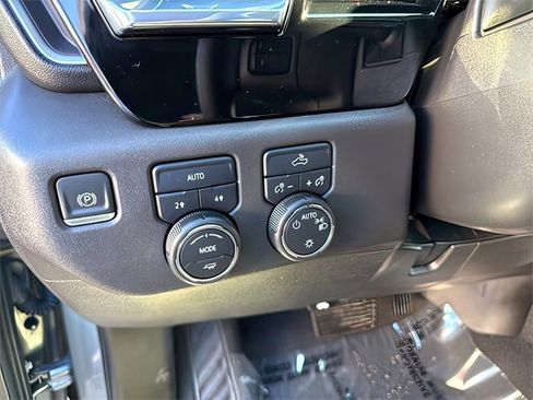 Used 2023 Chevrolet Silverado 1500 LT image 17