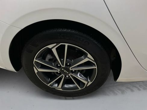 Used 2023 Kia Forte LXS w/ LXS Technology Package FWD image 17