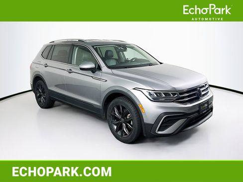 Used 2024 Volkswagen Tiguan SE image 1