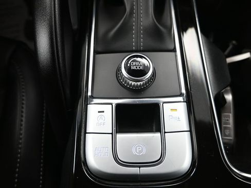 Certified 2025 Kia Telluride LX FWD image 24