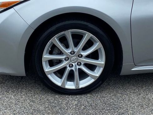 Used 2015 Toyota Avalon Limited image 9