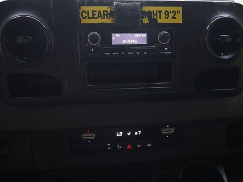 Used 2019 Mercedes-Benz Sprinter 144 image 19