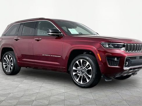 Used 2023 Jeep Grand Cherokee Overland AWD/4WD image 3