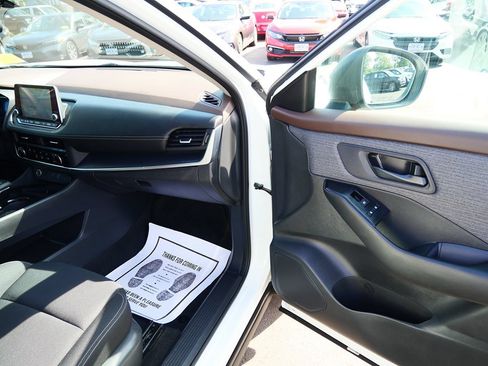 Used 2023 Nissan Rogue S AWD/4WD image 21