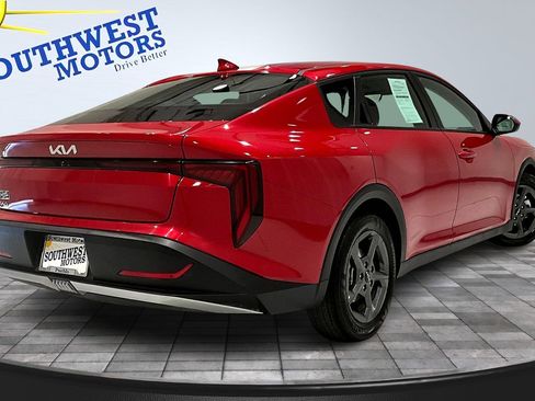 Used 2025 Kia K4 LXS image 6