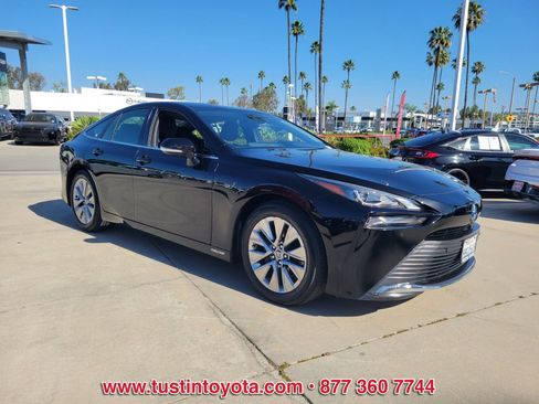 Certified 2022 Toyota Mirai XLE image 2