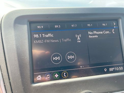 Used 2020 Chevrolet Equinox LS image 19