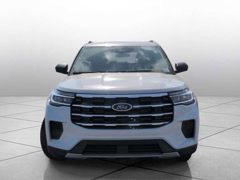 New 2026 Ford Explorer Active RWD image 3