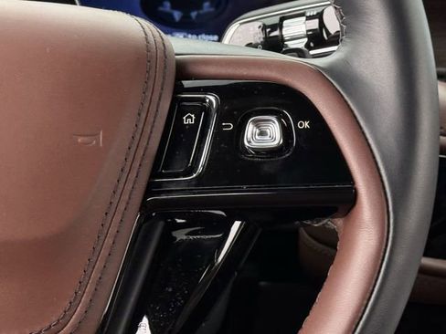 Used 2025 Lincoln Aviator Reserve w/ Jet Appearance Package image 11