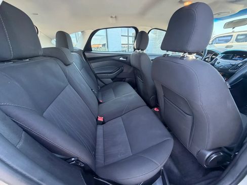 Used 2015 Ford Focus SE FWD image 16
