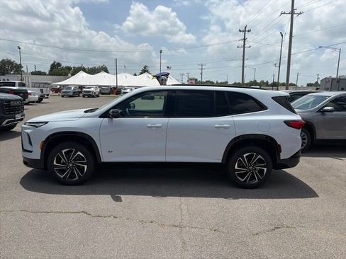 New 2026 Buick Enclave Sport Touring w/ LPO, Floor Liner Package AWD/4WD image 3