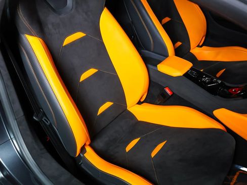 Used 2023 Lamborghini Huracan Tecnica image 16